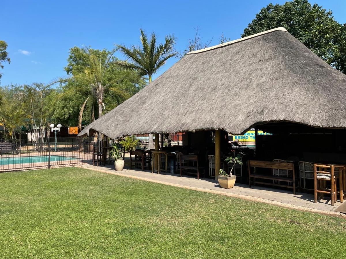 Buffalo Hotel Hectorspruit Екстериор снимка
