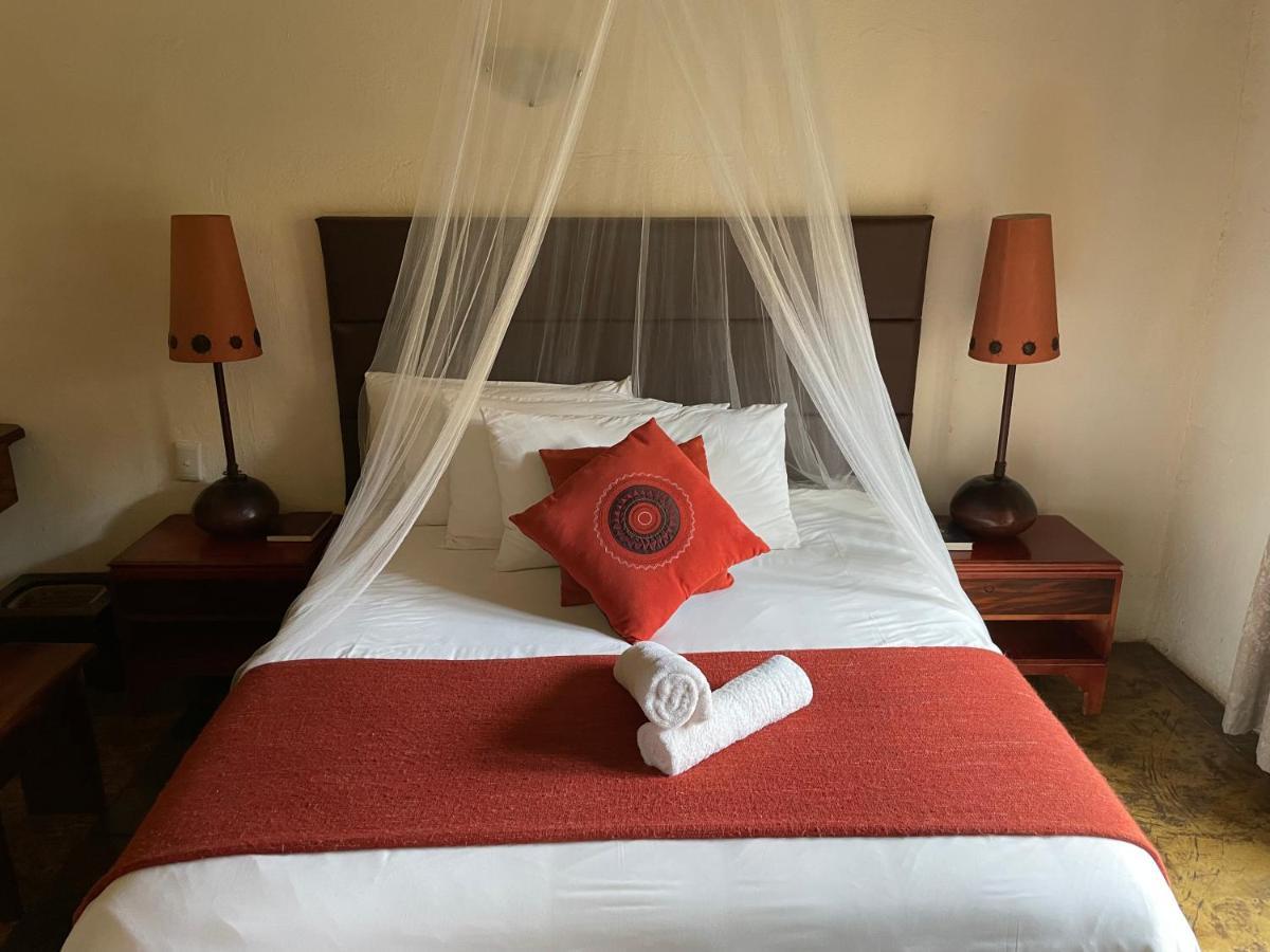 Buffalo Hotel Hectorspruit Екстериор снимка