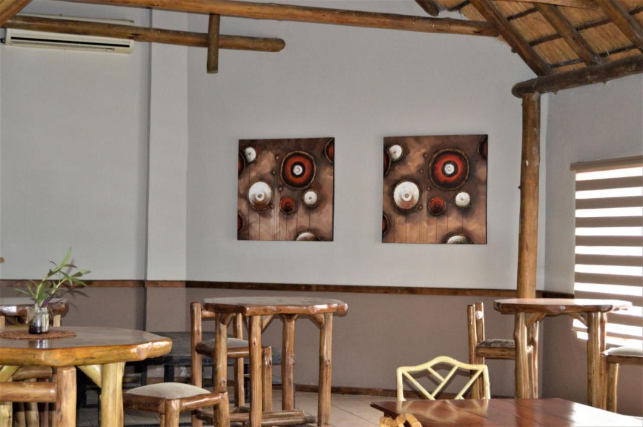 Buffalo Hotel Hectorspruit Екстериор снимка