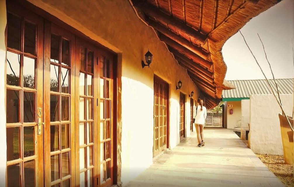 Buffalo Hotel Hectorspruit Екстериор снимка