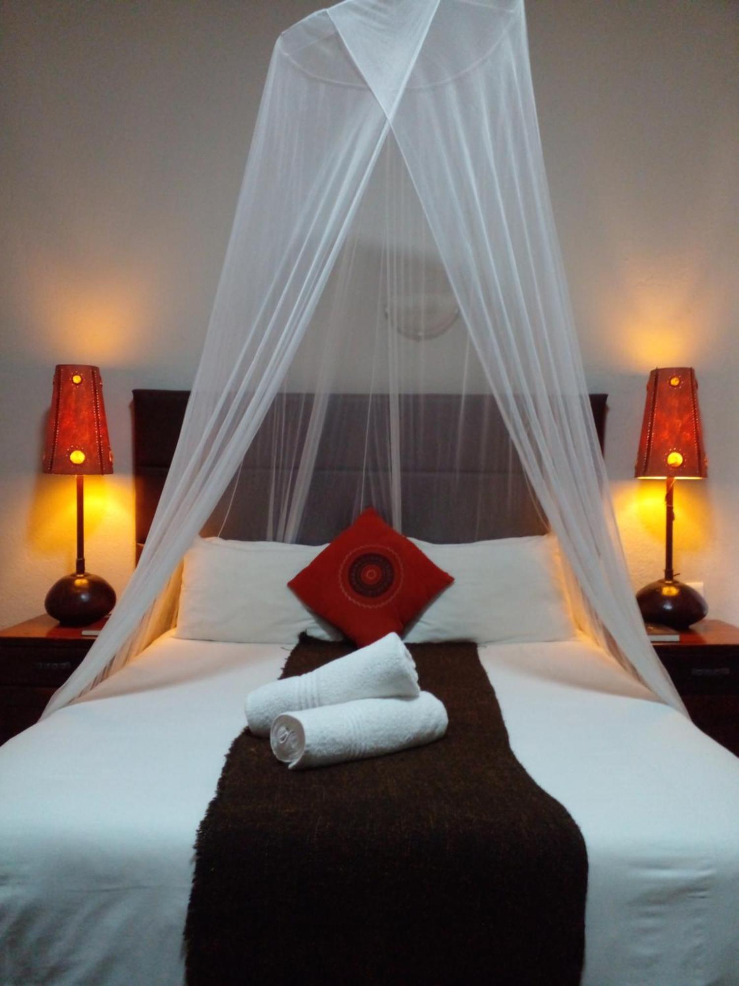 Buffalo Hotel Hectorspruit Екстериор снимка