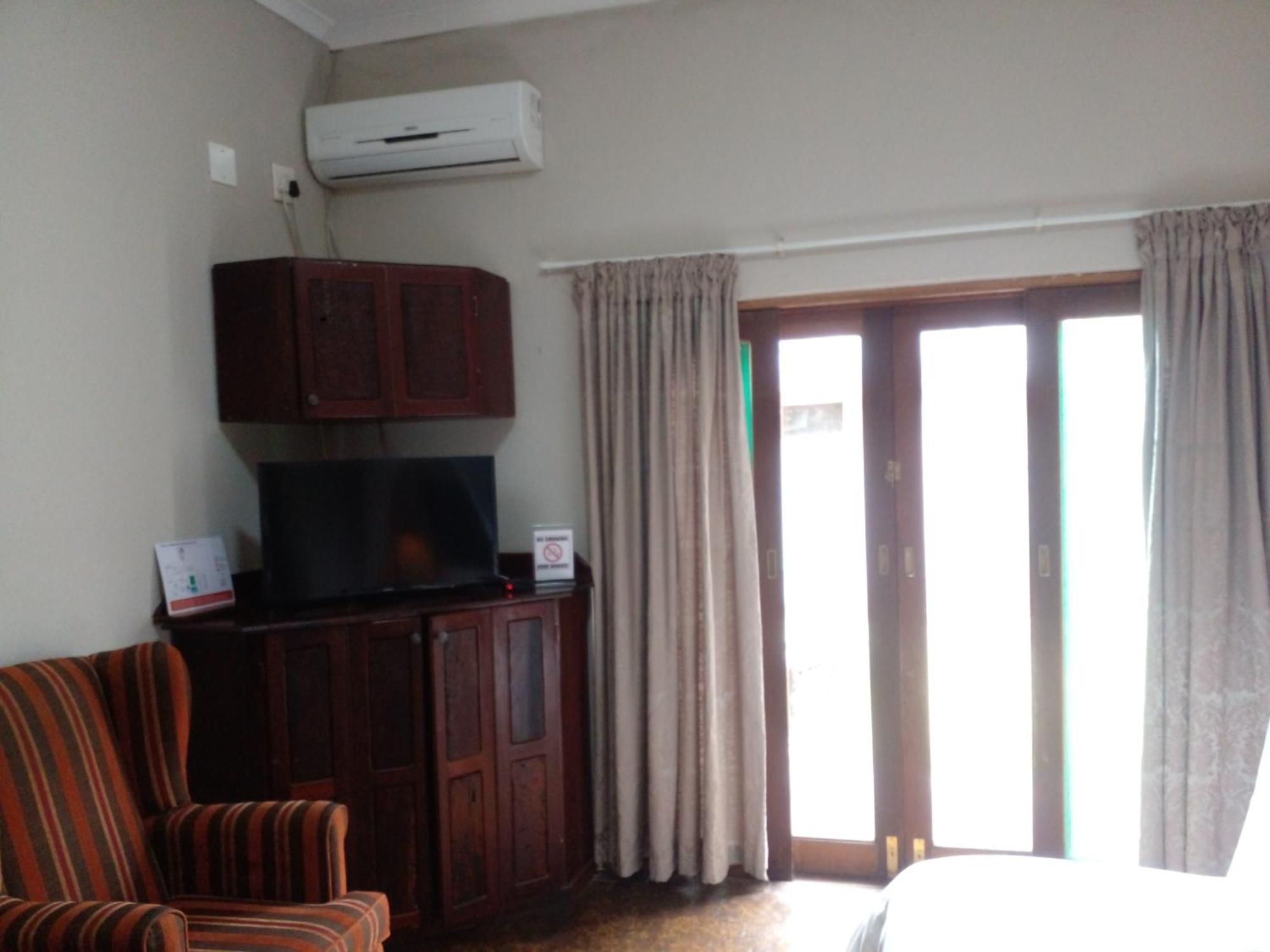 Buffalo Hotel Hectorspruit Екстериор снимка