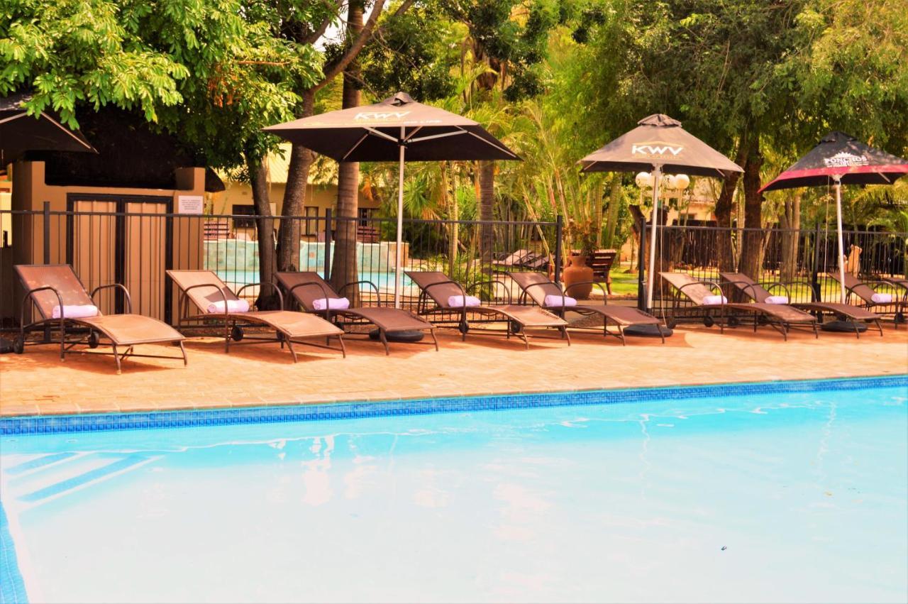 Buffalo Hotel Hectorspruit Екстериор снимка